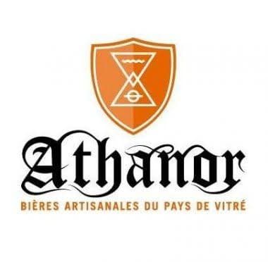 L'Espérance sert désormais à la pression les bières artisanales de la Brasserie Athanor, brassées à Argentré-du-Plessis. Un engagement local à découvrir